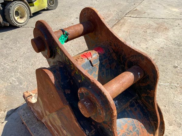 24" JCB DIGGING BUCKET....80mm PINS.......1537t. 377212730