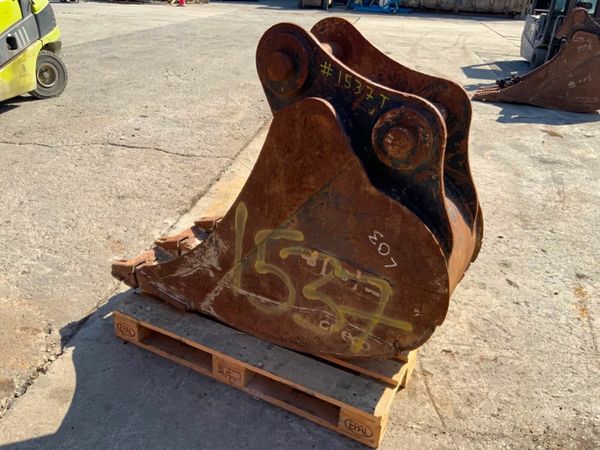 24" JCB DIGGING BUCKET....80mm PINS.......1537t. 377212734