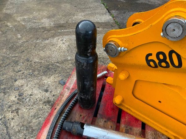 BLK 680 HAMMER , BREAKER.....50mm PINS.....1827. 377212819