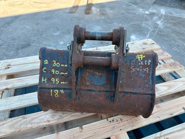 18" RHINOX DIGGING BUCKET ... 30MM ...1491A 377212830