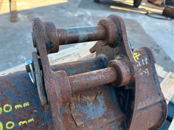 18" RHINOX DIGGING BUCKET ... 30MM ...1491A 377212834