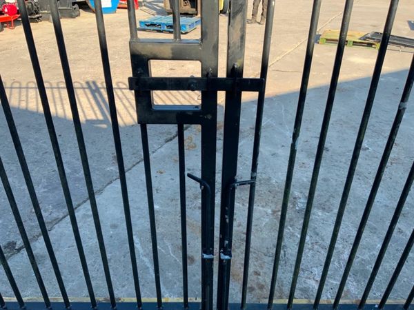 3.0mts GALVANISED/ COATED ENTRANCE GATES..1900 377212952