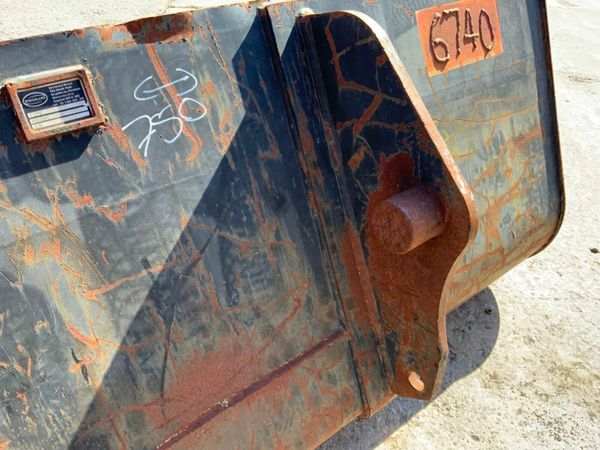 90" STRICKLAND MANITOU LOADER BUCKET....627p. 377212986