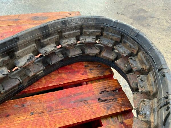 MINI DIGGER RUBBER TRACK....180 x 72r x 40.....23v 377212905