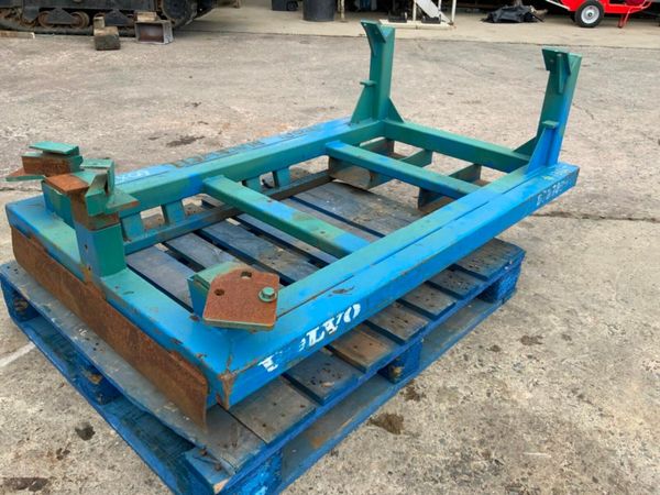 VOLVO ENGINE CRADLE / STILLAGE..1364t. 377213001