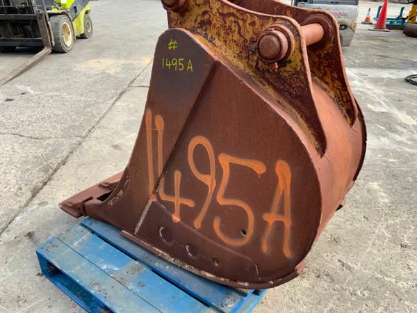24"  LEMAC DIGGING BUCKET...70mm PINS.......1495A. 377213170