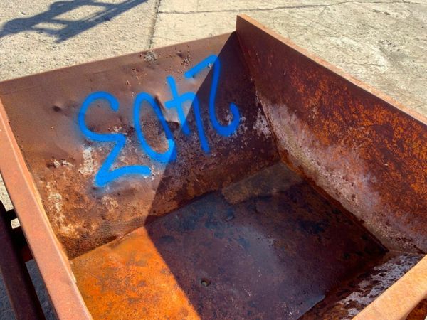 SELF TIPPING BUILDERS RUBBLE BOAT SKIP...2403. 377213232