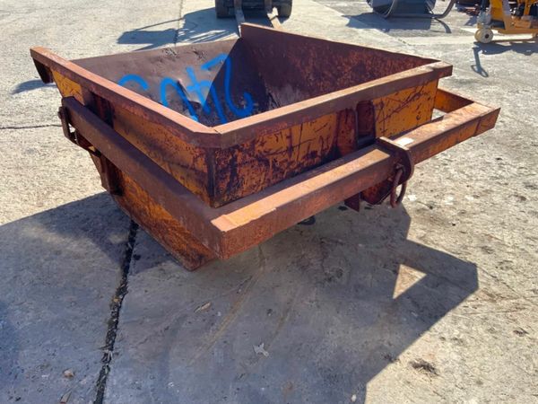 SELF TIPPING BUILDERS RUBBLE BOAT SKIP...2403. 377213233