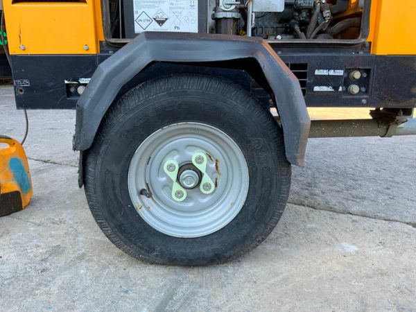 2018 ARC WELDMAKER 330 MOBILE WELDER.....745. 377213372