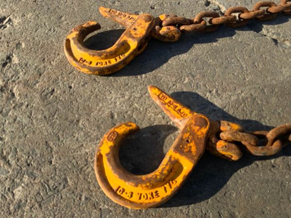 6.0mts x 10mm TWO LEG LIFTING CHAINS......1060. 377213467