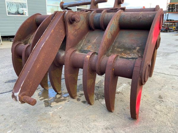 MANUAL GRAPPLE. LAND RAKE....100mm PINS...6223 377213496
