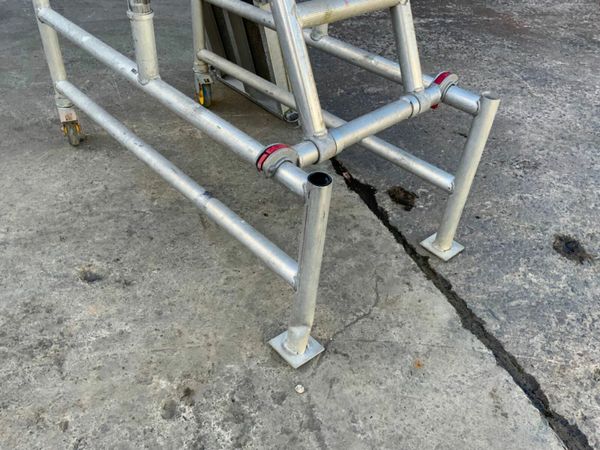 ALUMINIUM ACCESS PLATFORM / PODIUM....1121 377213544