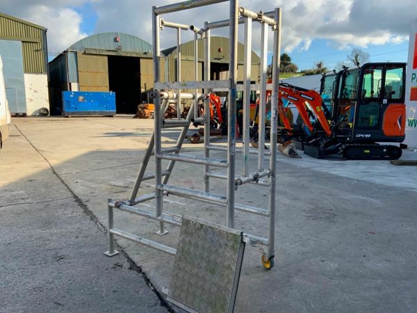 ALUMINIUM ACCESS PLATFORM / PODIUM....1121 377213547