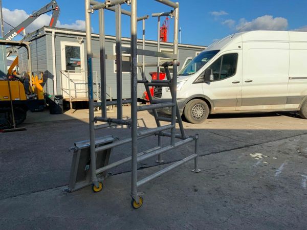 ALUMINIUM ACCESS PLATFORM / PODIUM....1121 377213548