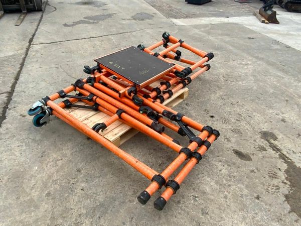 INSULATED GRP PODIUM ACCESS PLATFORM....712. 377213584