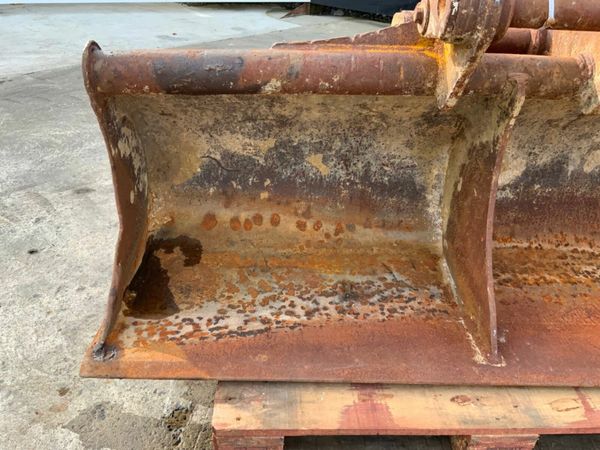 72" CAT GRADING BUCKET.....65mm PINS.........156w. 377213956