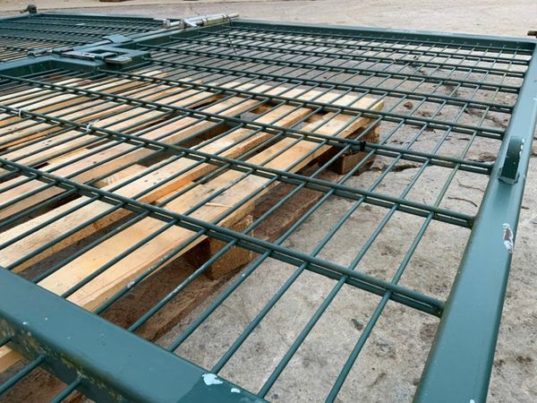 DOUBLE WIRE ENTRANCE GATES / FENCING.....160. 377214053