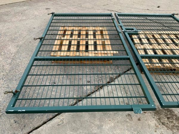 DOUBLE WIRE ENTRANCE GATES / FENCING.....160. 377214054
