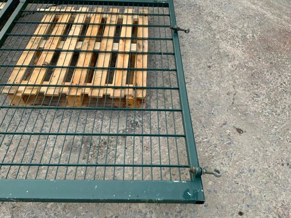 DOUBLE WIRE ENTRANCE GATES / FENCING.....160. 377214058