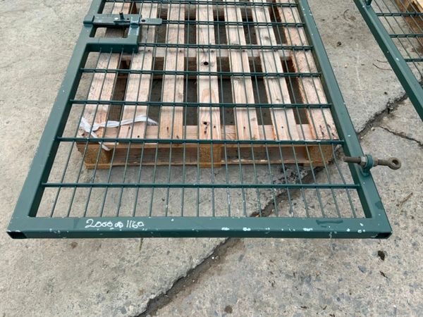 DOUBLE WIRE ENTRANCE GATES / FENCING.....160. 377214060