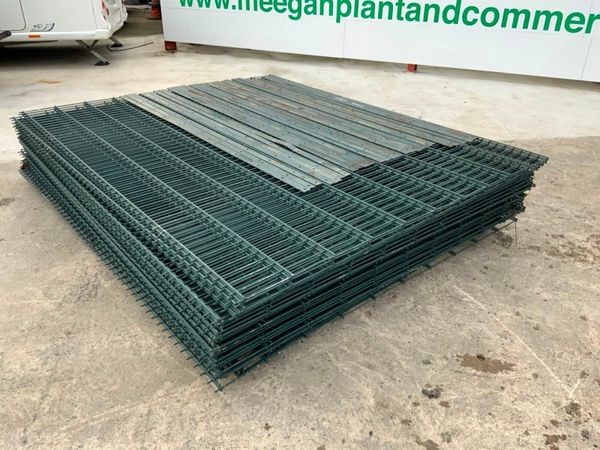 DOUBLE WIRE ENTRANCE GATES / FENCING.....160. 377214067