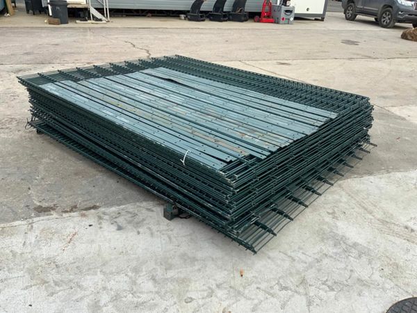 DOUBLE WIRE ENTRANCE GATES / FENCING.....160. 377214068