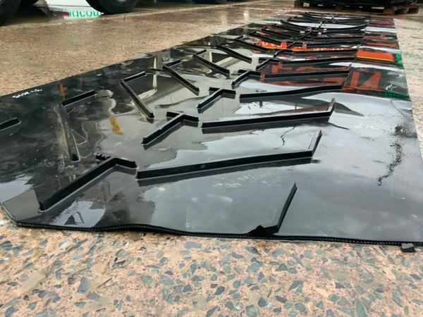 55"  X 12mm CHEVRON RUBBER MATTING.......574. 377214142