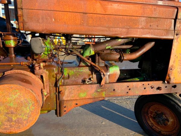 *** JOHN DEERE MODEL A .....BARN FIND  **** 377214342