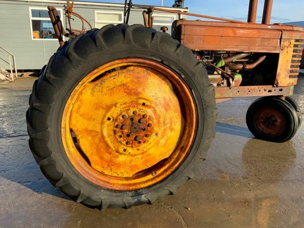 *** JOHN DEERE MODEL A .....BARN FIND  **** 377214352