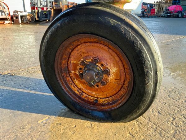 *** JOHN DEERE MODEL A .....BARN FIND  **** 377214356