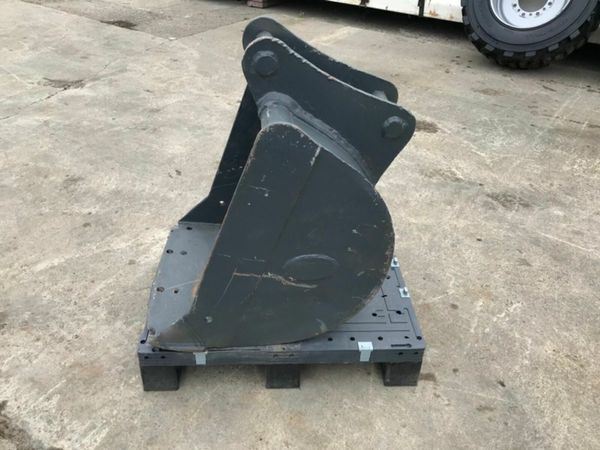 *** 24"  DIGGING BUCKET ......45mm PINS.....10H ** 377214303