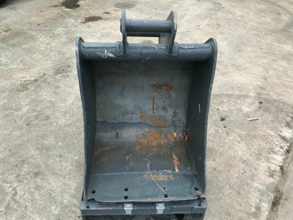 *** 24"  DIGGING BUCKET ......45mm PINS.....10H ** 377214308