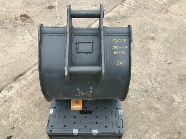 *** 24"  DIGGING BUCKET ......45mm PINS.....10H ** 377214312