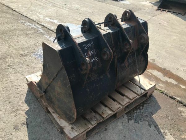 UNUSED 24" DIGGING BUCKET...45mm PINS.....  1035 377214322