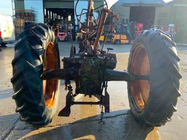 *** JOHN DEERE MODEL A .....BARN FIND  **** 377214332