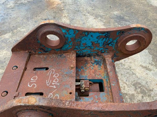 LEMAC HYDRAULIC QUICK HITCH....90mm PINS....38mh. 377214411