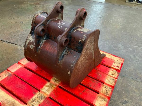 24" DIGGING BUCKET.......45mm PINS........2445. 377214632