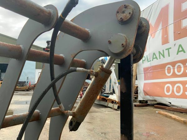 LOADER BUCKET HYDRAULIC GRAPPLE....693. 377214788