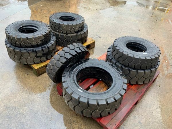 FRONT / REAR FORKLIFT TYRES..NEW TAKE OFF. 377214739