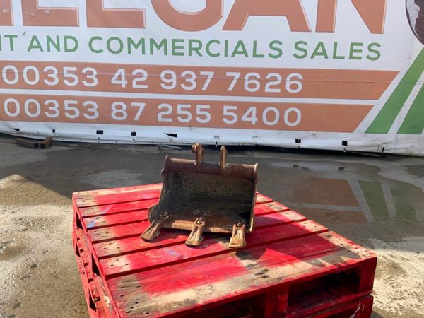 18" MICRO DIGGING BUCKET....25mm PINS...1251/10. 377214849