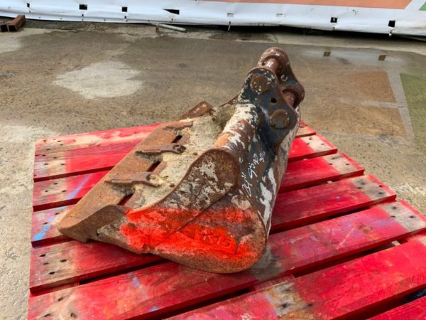 24" MINI DIGGER BUCKET......30mm PINS........30305 377214941