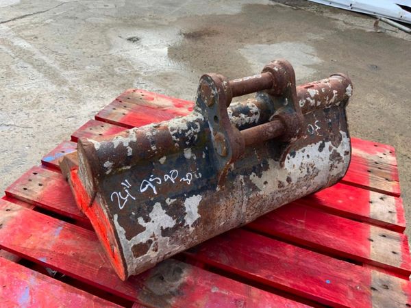 24" MINI DIGGER BUCKET......30mm PINS........30305 377214942