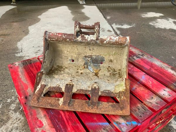 24" MINI DIGGER BUCKET......30mm PINS........30305 377214945