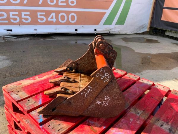 24" TOOTHED BUCKET......30mm PINS.....128. 377214952