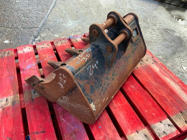 24" MINI DIGGER BUCKET......30mm PINS....127 377214965