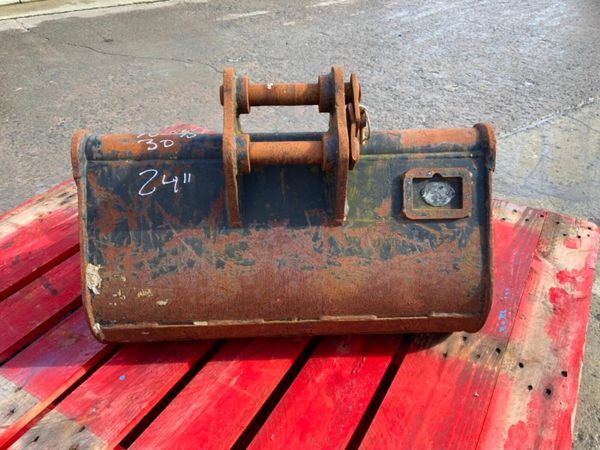 24" MINI DIGGER BUCKET......30mm PINS....127 377214967