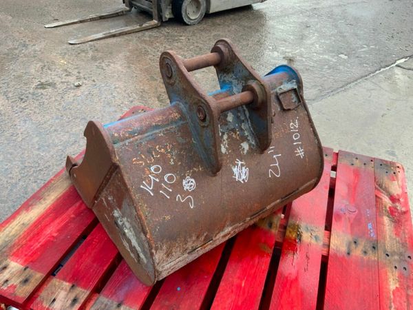 24" KEEN MINI DIGGER BUCKET...30mm PINS.....1012. 377214974