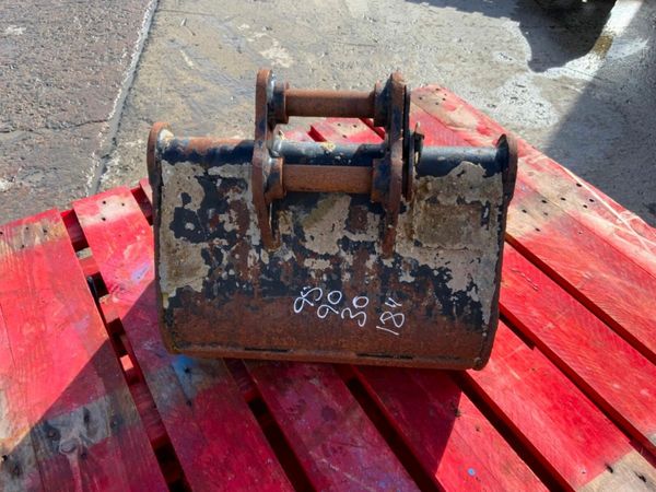 18" MINI DIGGER BUCKET......30mm PINS....1714.. 377214990