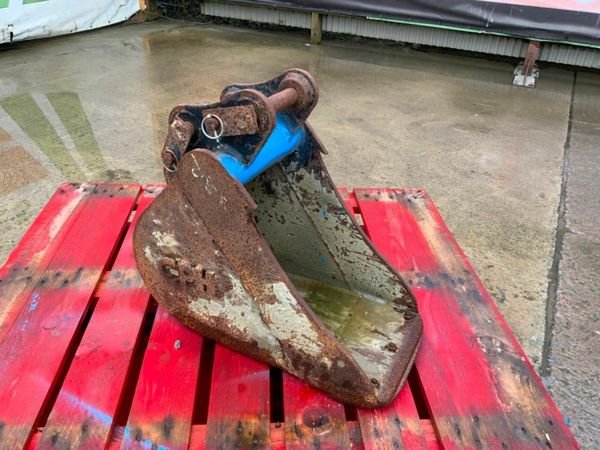 12" MINI DIGGER BUCKETS.......30mm.......173. 377215011