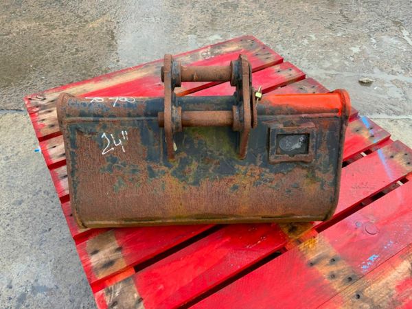 24" MINI DIGGER BUCKET.....30mm PINS....90100 377215188